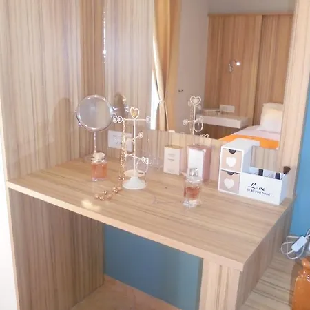 Ourania Apartament *