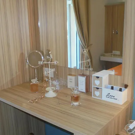 Ourania Apartament *