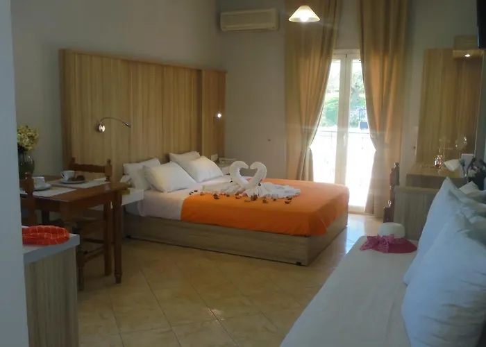 Ourania Апартаменты *